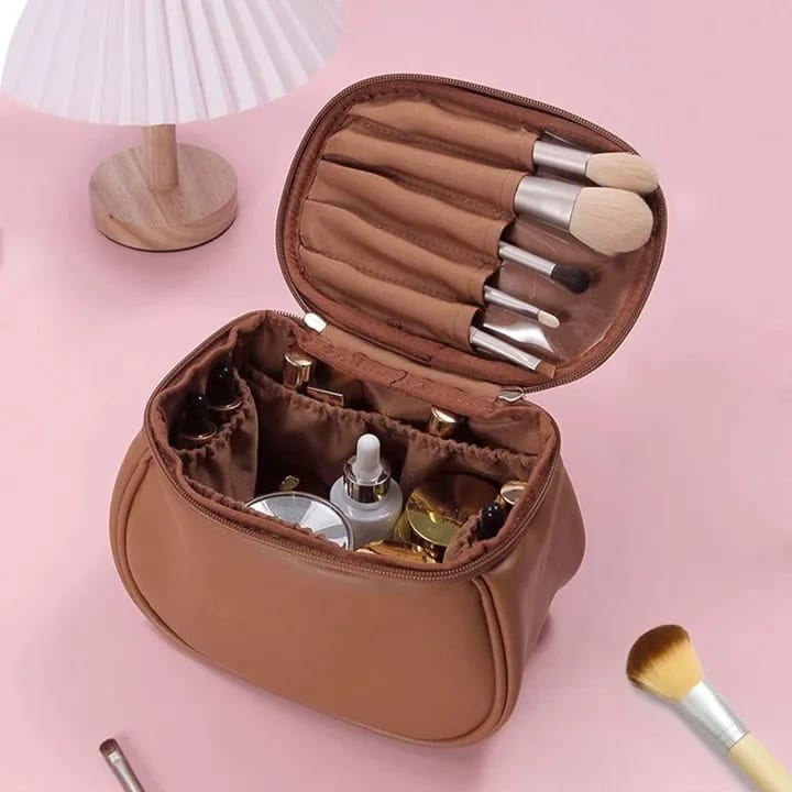LADIES TOILETRY BAG